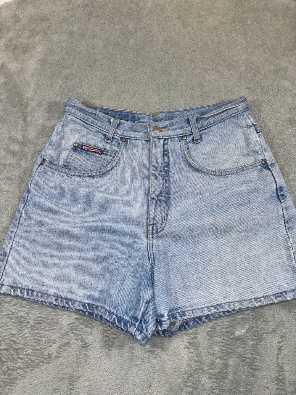 Vintage Hollywood Basic Blues Denim Shorts Light Wash Size 30 High Rise